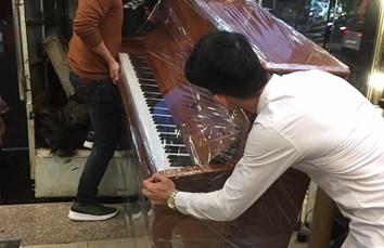 16.10.2020 Piano cơ #YOUNG_CHANG đến tận tay khách hàng tại Khâm Thiên❤️❤️