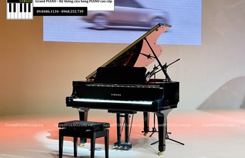 Đàn Piano GRAND YAMAHA tại sự kiện chương trình của hãng xe RANGE ROVER