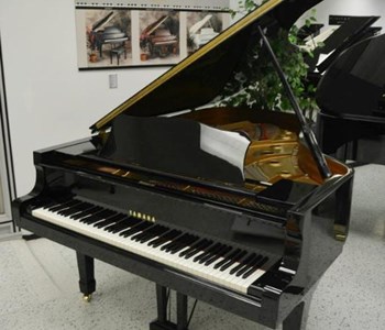 Đàn Piano YAMAHA C5 58210xx