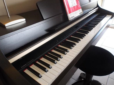 Đàn Piano điện Yamaha CLP-330 