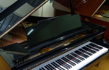 Đàn Piano KAWAI KG3C 5911xx