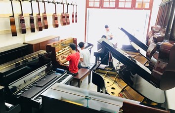 Dịch vụ lên dây và vệ sinh đàn PIANO