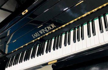 Đàn Piano EARL WINDSOR W113