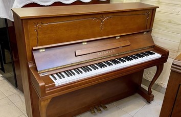 Đàn Piano cơ BERGMANN B121 