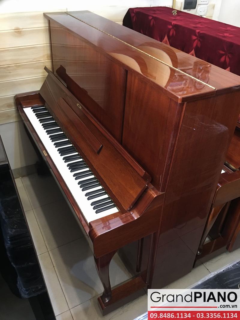 Đàn Piano cơ Yamaha W106